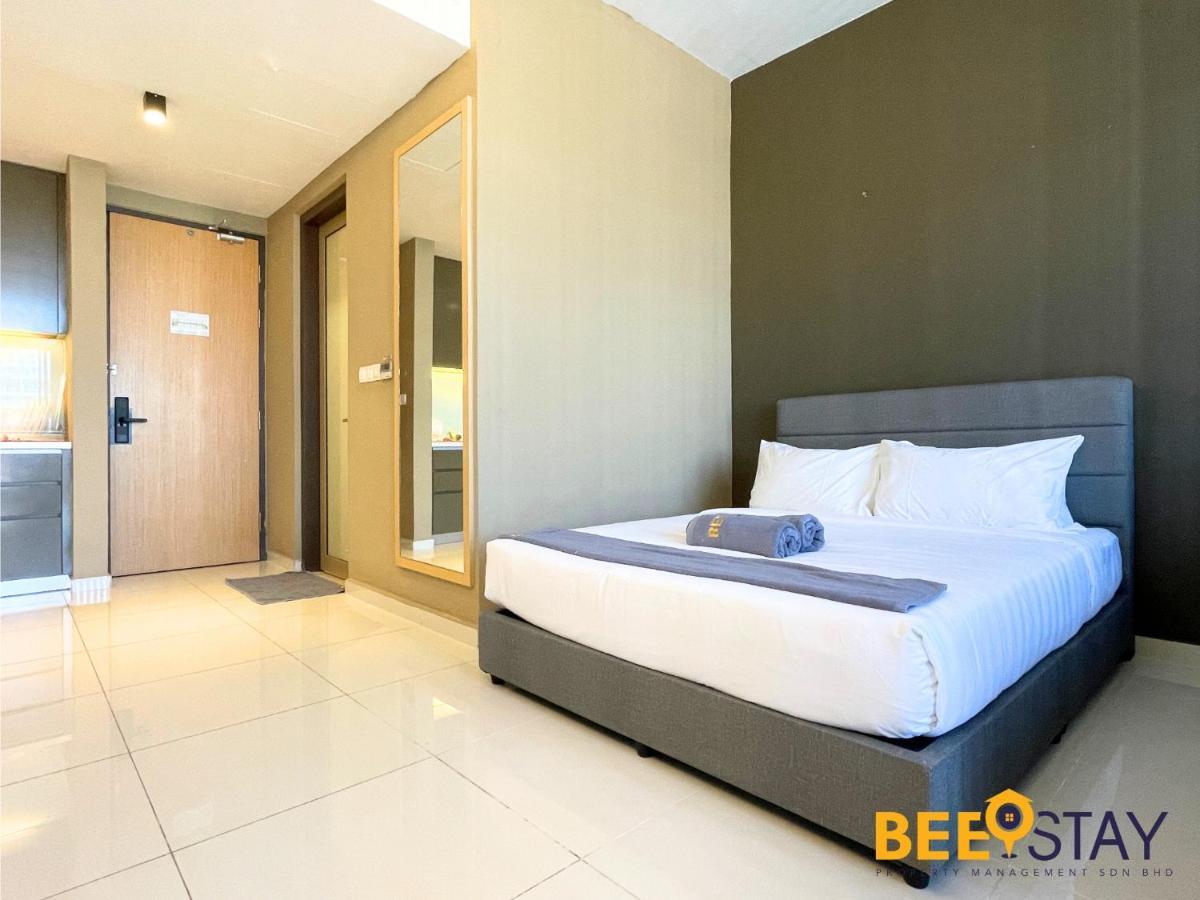 Deluxe Centre By Beestay Apartment