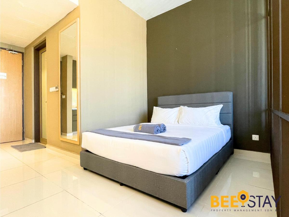 Deluxe Centre By Beestay Apartment
