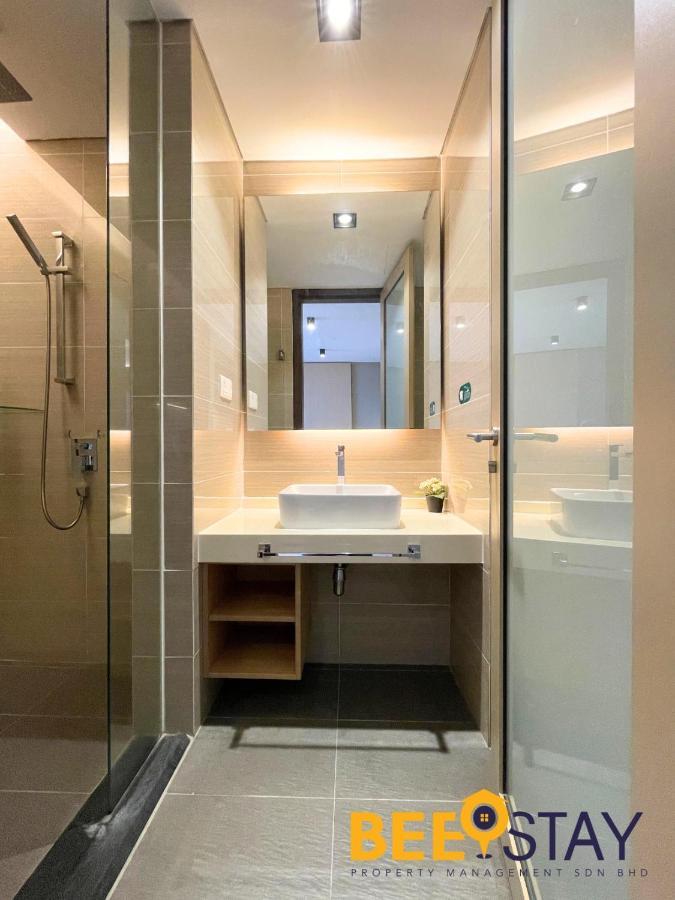 Deluxe Centre By Beestay Apartment