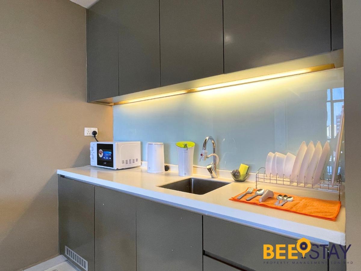 Deluxe Centre By Beestay Apartment